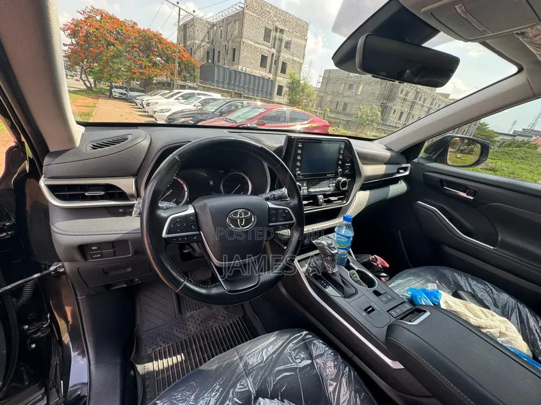 Toyota Highlander XLE AWD 2023 Black