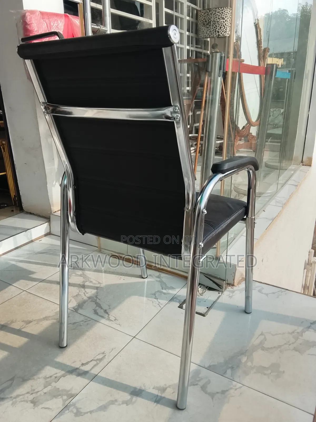 Office Chair With 4 Metal Legs Visitors Chair