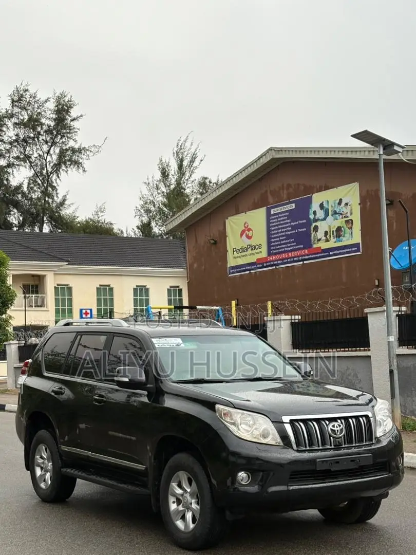 Toyota Land Cruiser Prado 2011 Black