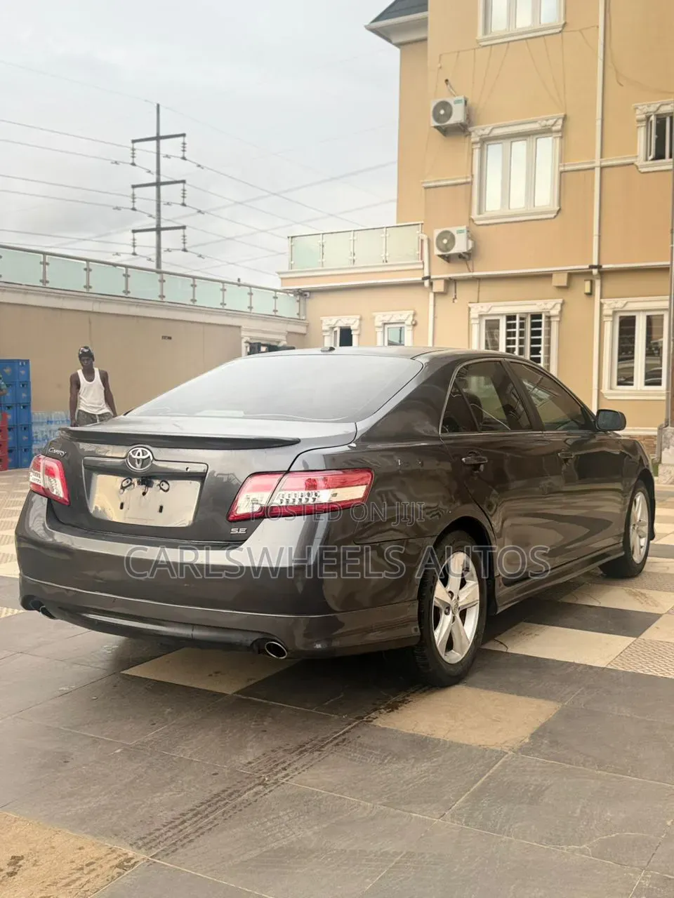 Toyota Camry SE 4dr Sedan (2.5L 4cyl 6A) 2011 Gray