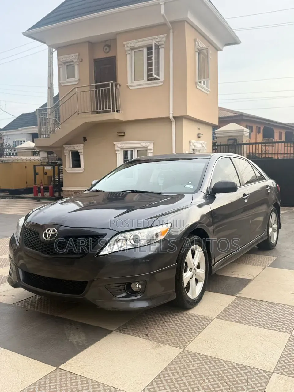 Toyota Camry SE 4dr Sedan (2.5L 4cyl 6A) 2011 Gray
