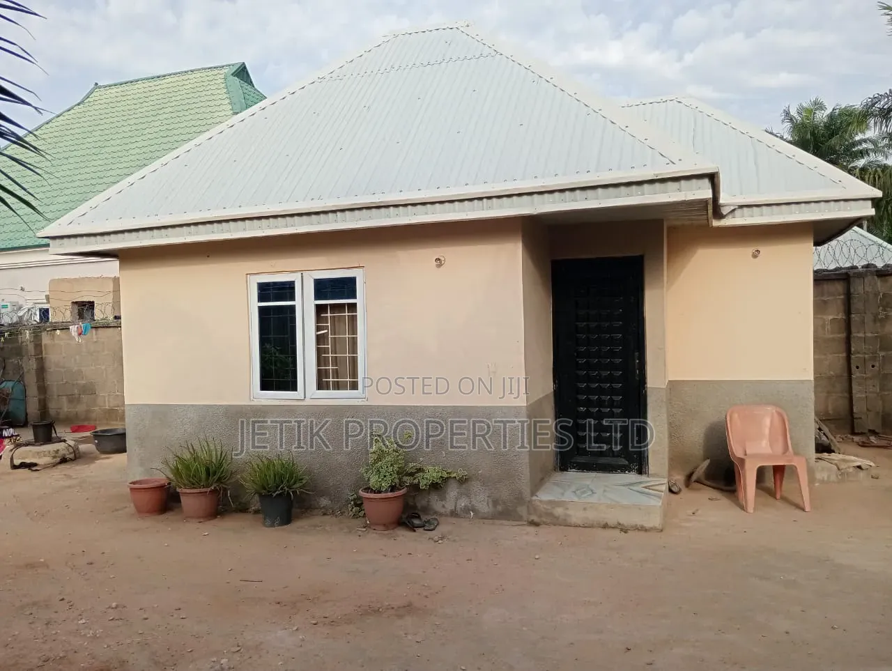 3bdrm Bungalow in Federal Low Cost, Makurdi for sale