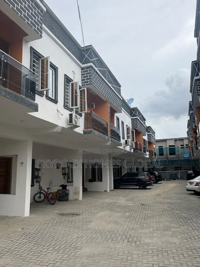 4bdrm Duplex in Ikota for rent