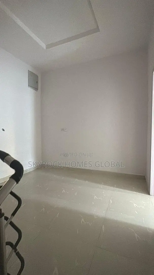 4bdrm Duplex in Ikota for rent