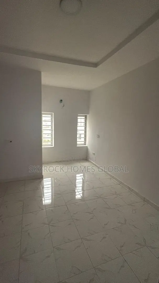 4bdrm Duplex in Ikota for rent