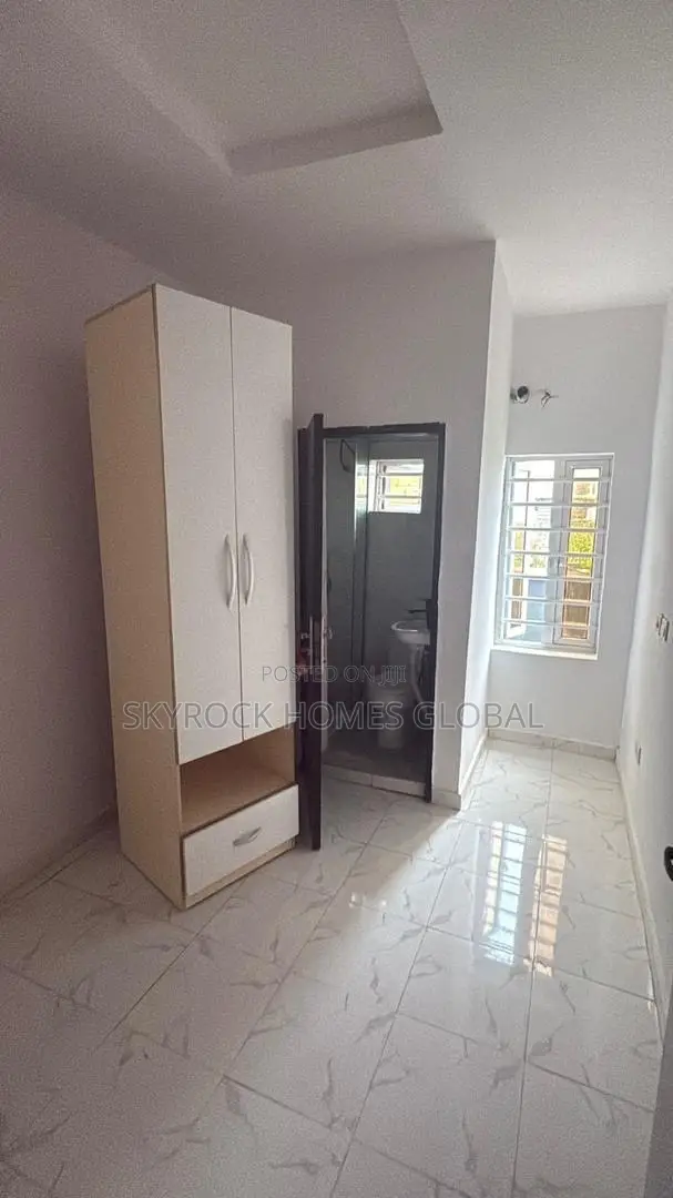 4bdrm Duplex in Ikota for rent