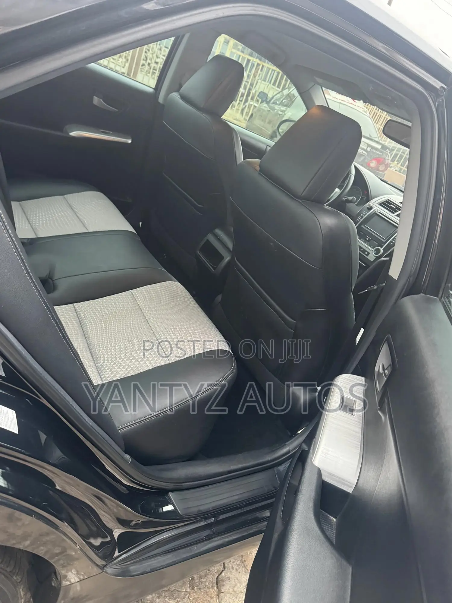 Toyota Camry SE 4dr Sedan (2.5L 4cyl 6A) 2012 Black