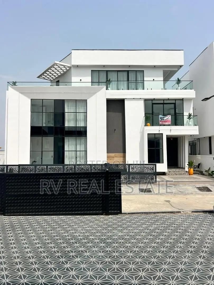 5bdrm Duplex in Chevron for sale