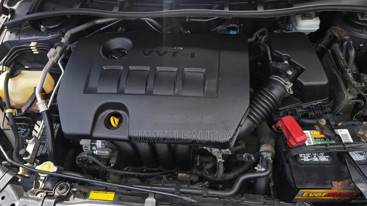 Toyota Corolla LE 4dr Sedan (1.8L 4cyl 4A) 2012 Gray
