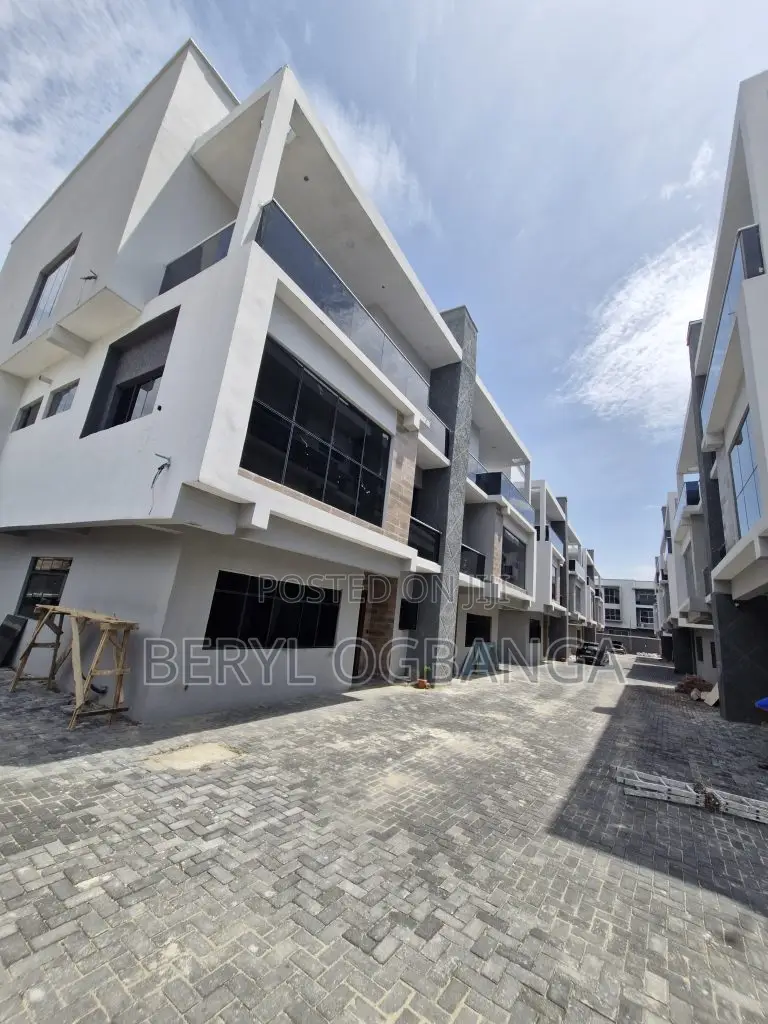 5bdrm Duplex in Ikate for sale