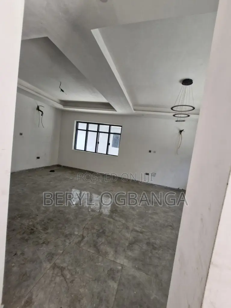 5bdrm Duplex in Ikate for sale