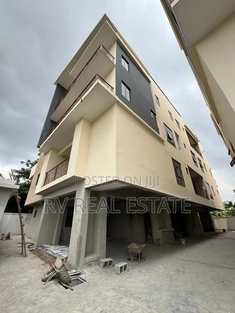 4bdrm Duplex in Obanikoro for sale