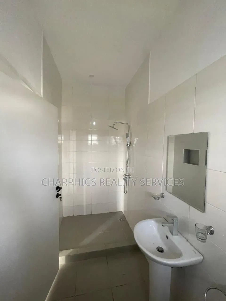 3bdrm Duplex in Lekki Phase 2 for rent