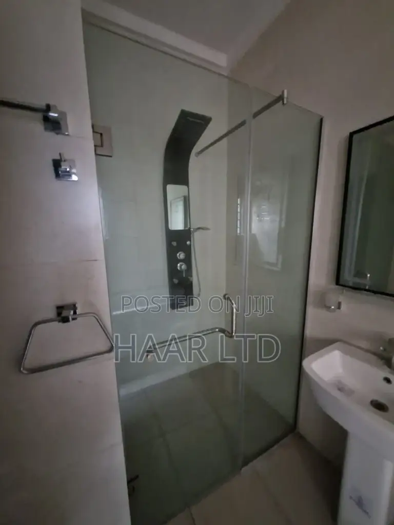 4bdrm House in Ikota for sale