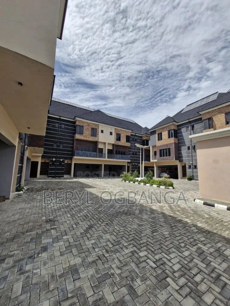 4bdrm House in Ikota for sale