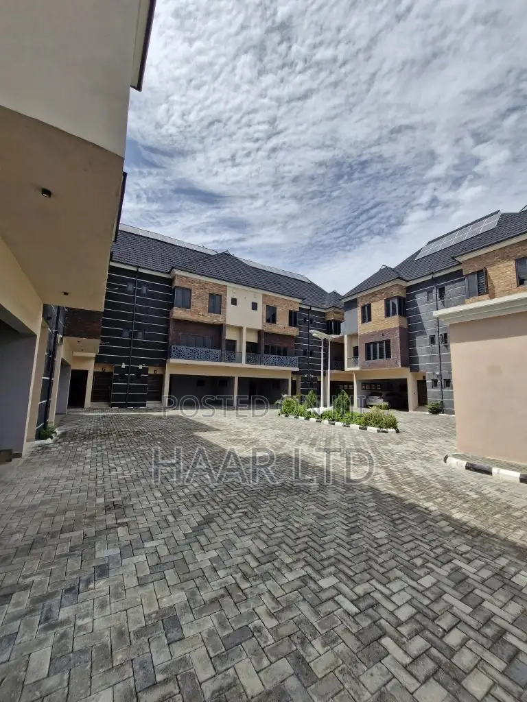 4bdrm House in Ikota for sale