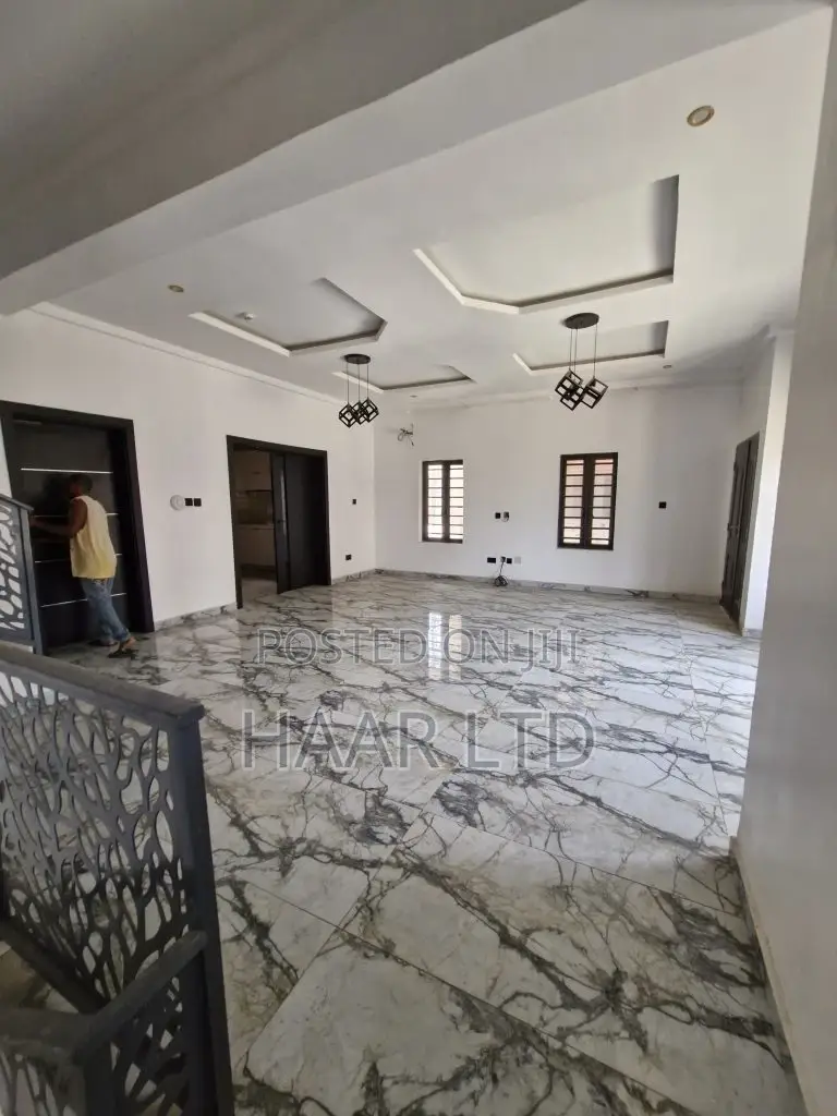 4bdrm House in Ikota for sale