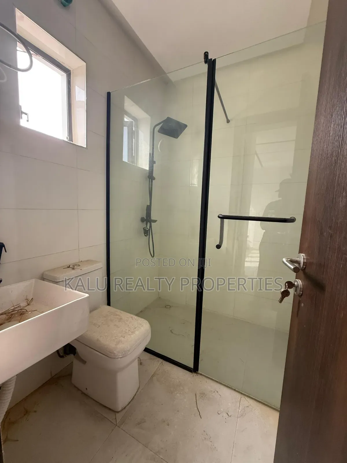 4bdrm Duplex in Lekki Phase1 for rent
