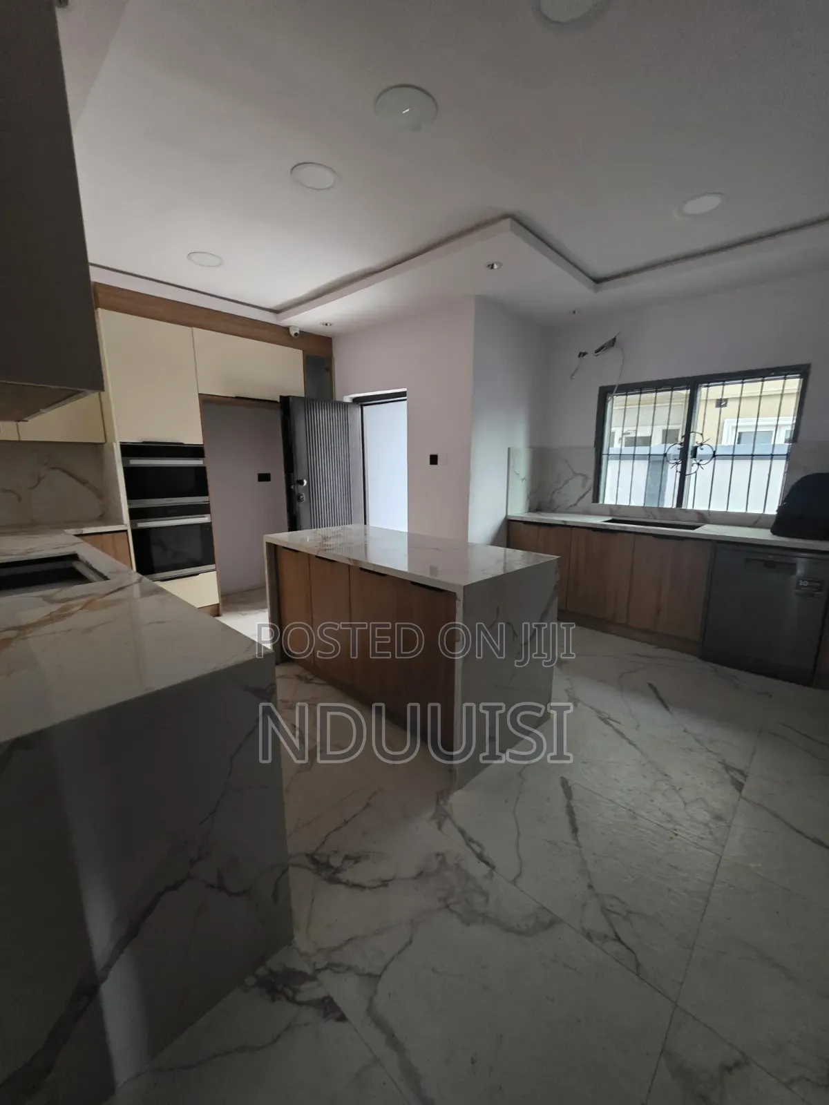 5bdrm Duplex in Pinnock Beach Estate, Osapa london for sale