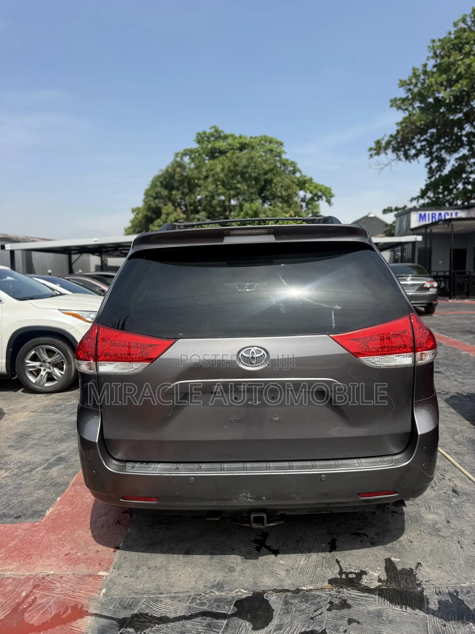 Toyota Sienna Limited 7 Passenger 2011 Gray