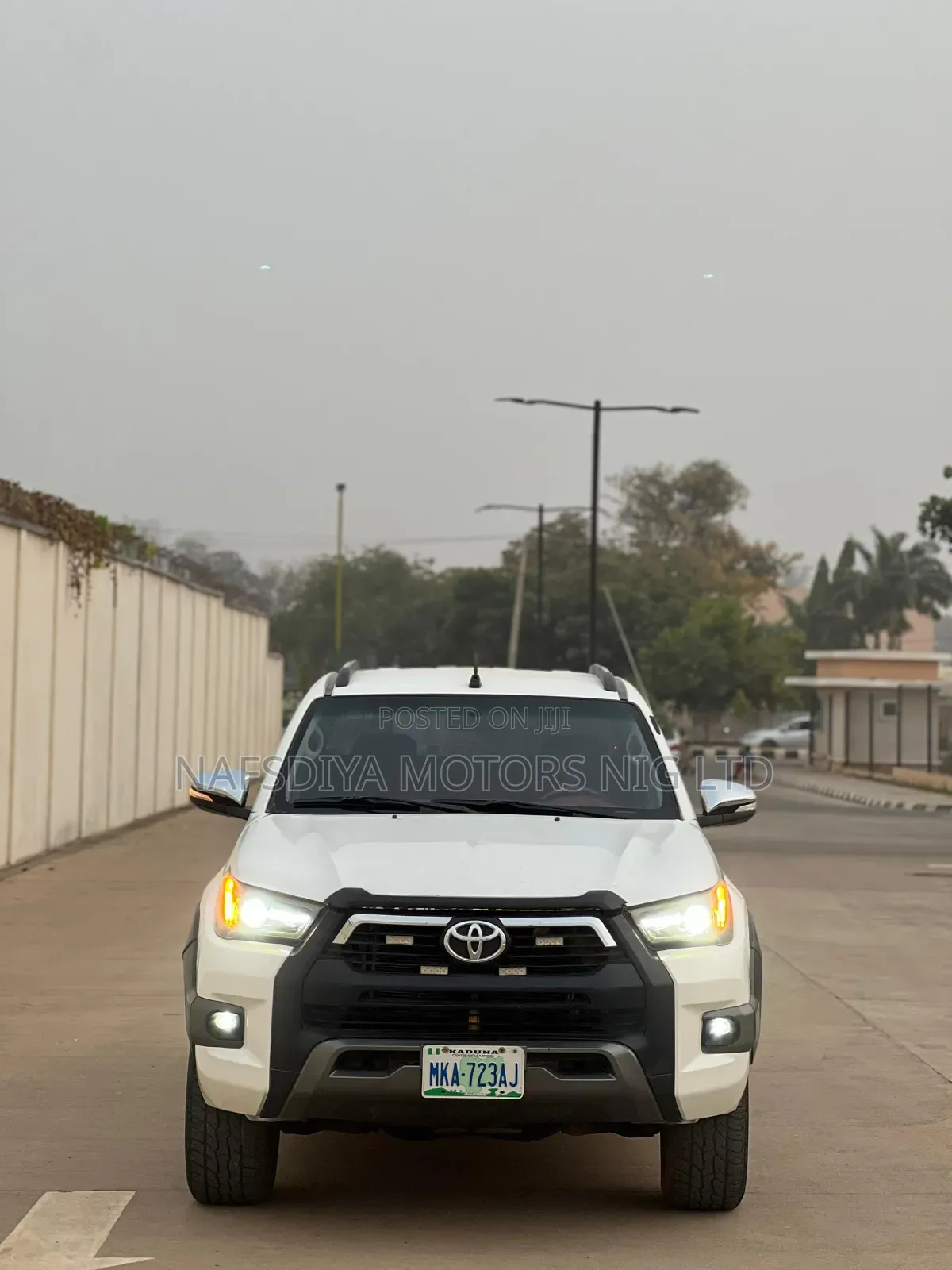 Toyota Hilux 2015 White
