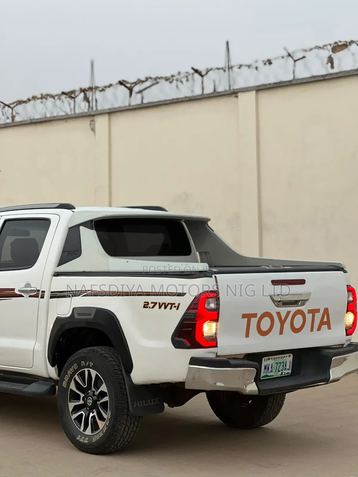 Toyota Hilux 2015 White