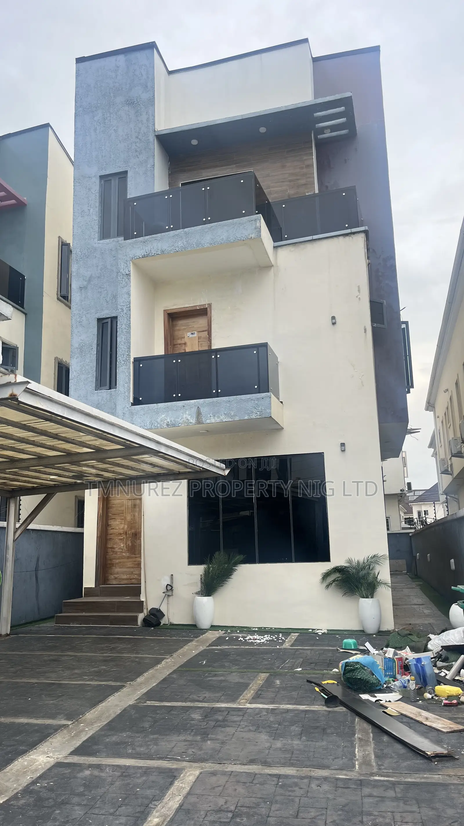 5bdrm Duplex in Ikota for rent