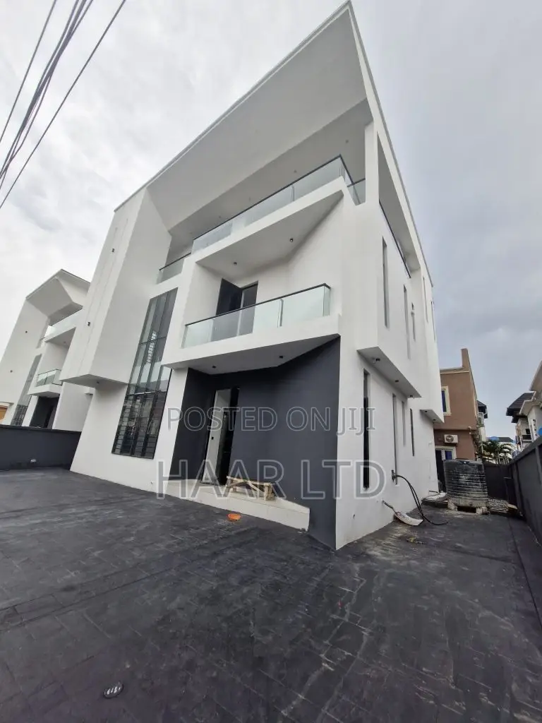 5bdrm Duplex in Osapa london for sale