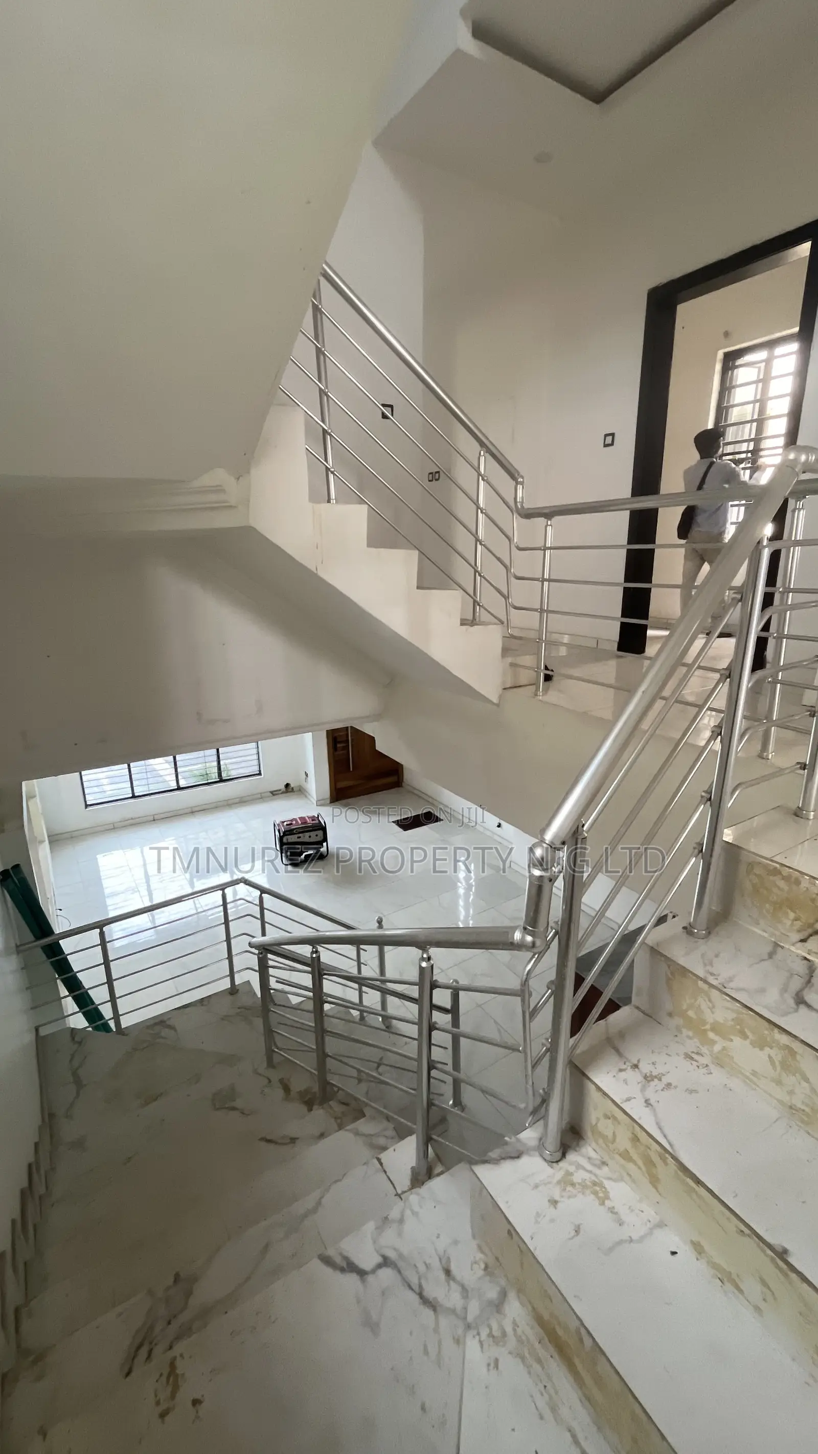 5bdrm Duplex in Ikota for rent