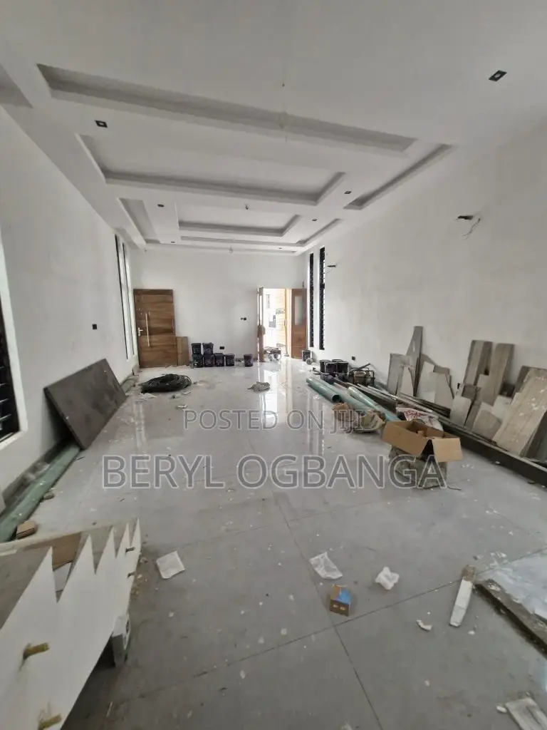 5bdrm Duplex in Osapa london for sale