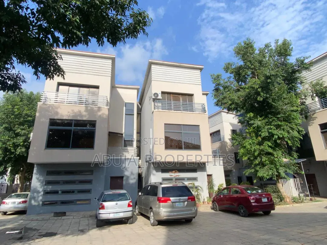 4bdrm Duplex in Jabi for sale