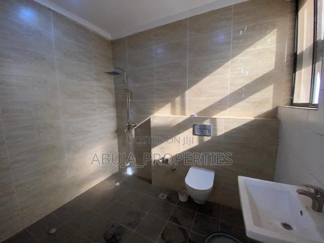 4bdrm Duplex in Jabi for sale