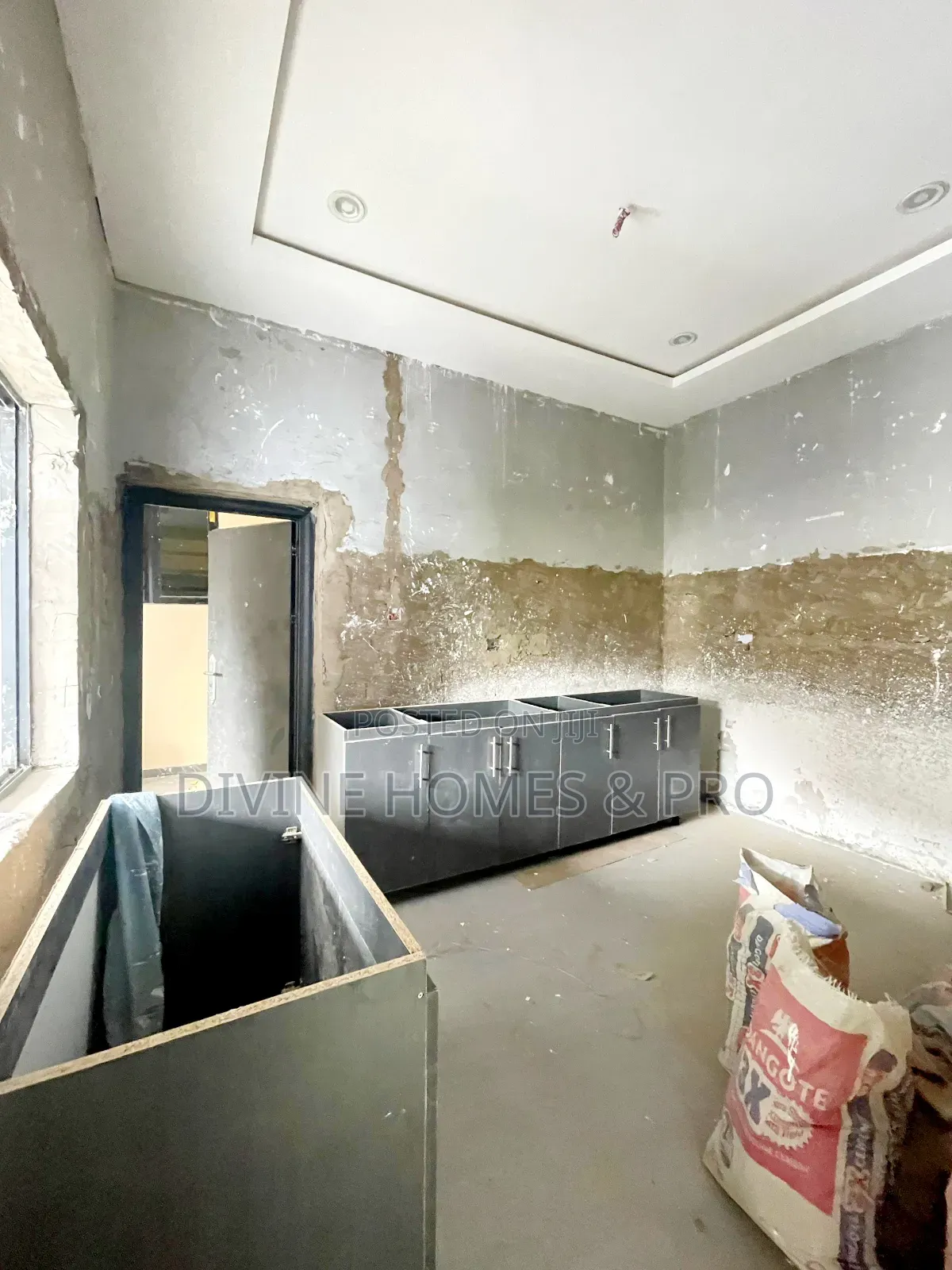 3bdrm Block of Flats in Zone 6 / Wuse for rent