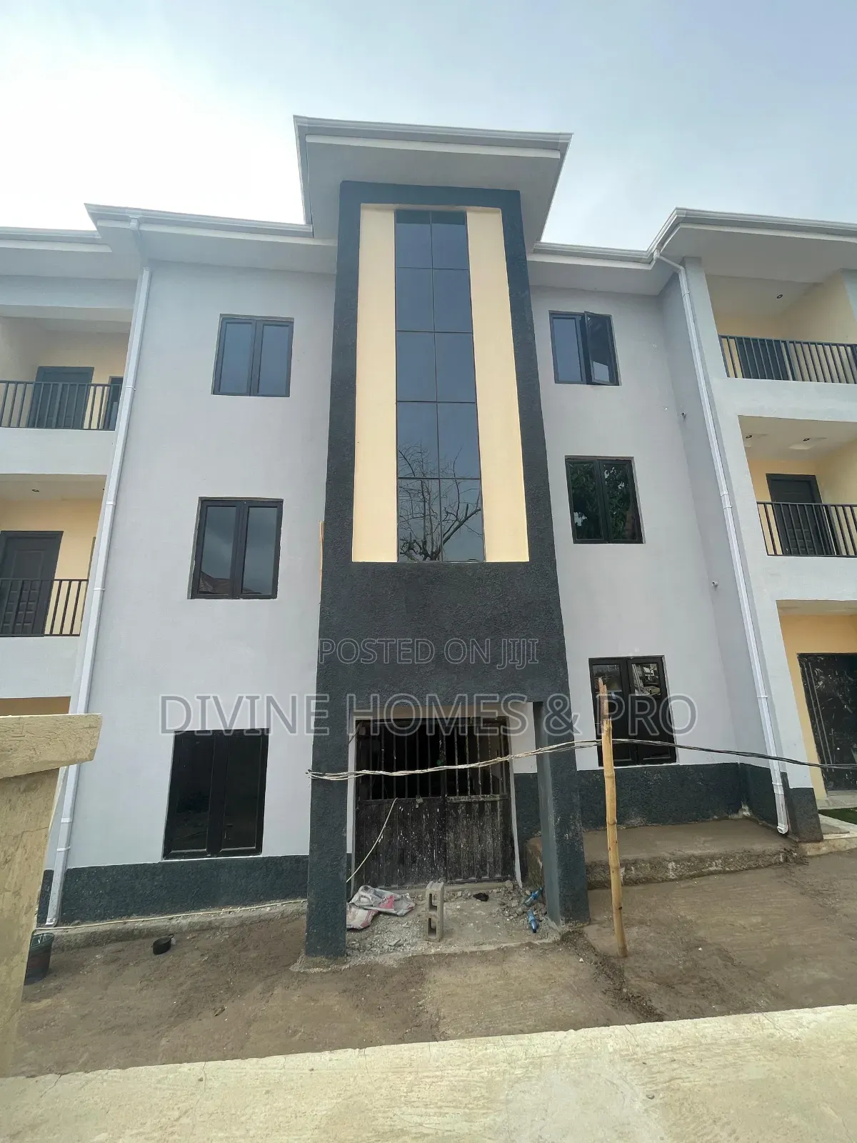 3bdrm Block of Flats in Zone 6 / Wuse for rent