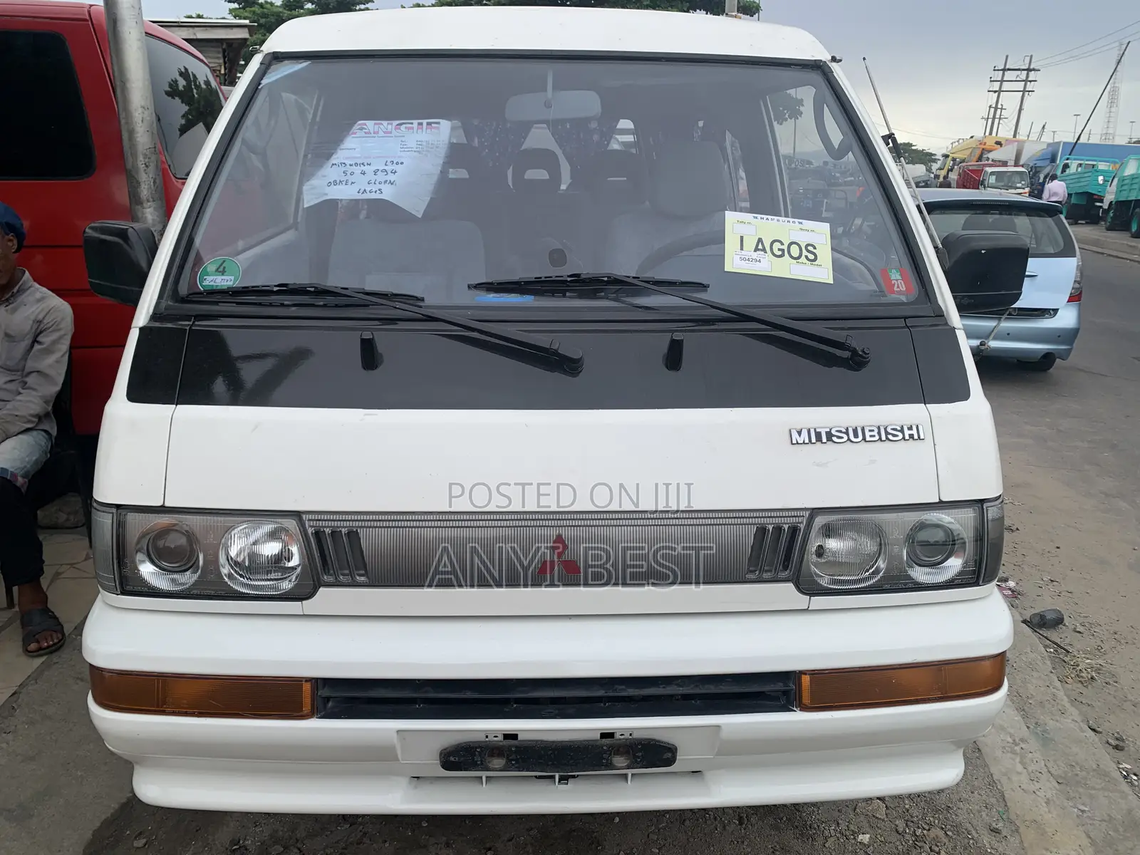 Mitsubishi L300 2002 White