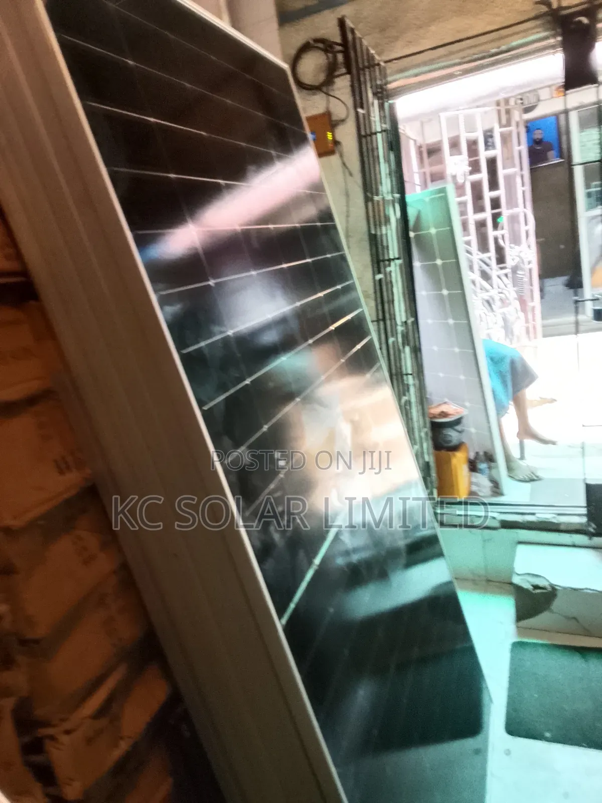 700w Half -Cut Solar Panel
