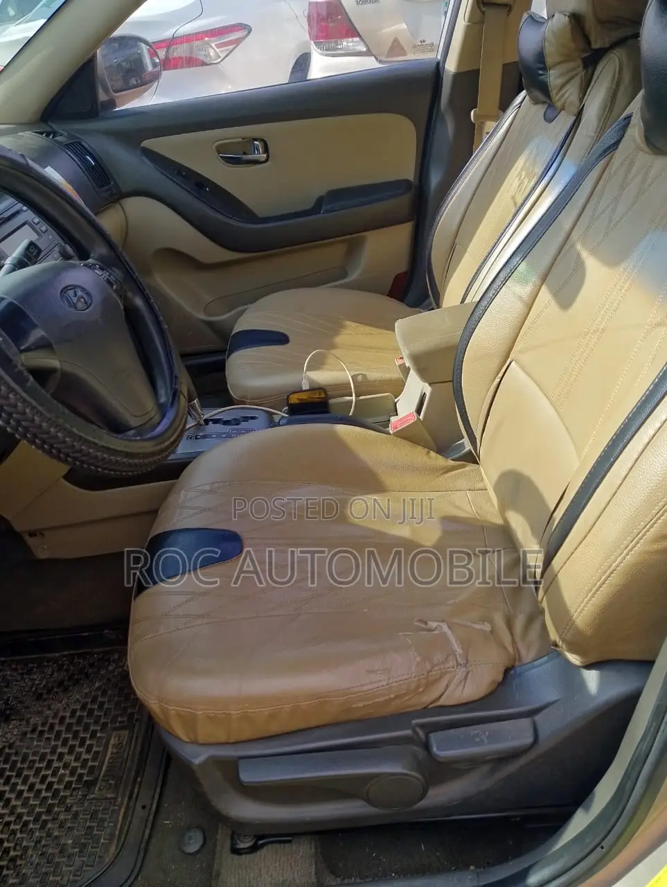 Hyundai Elantra 2011 Gold