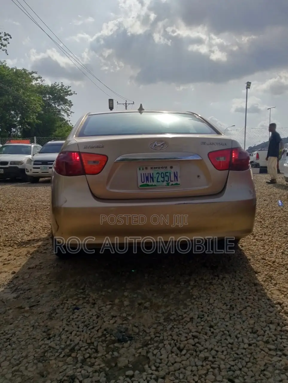 Hyundai Elantra 2011 Gold