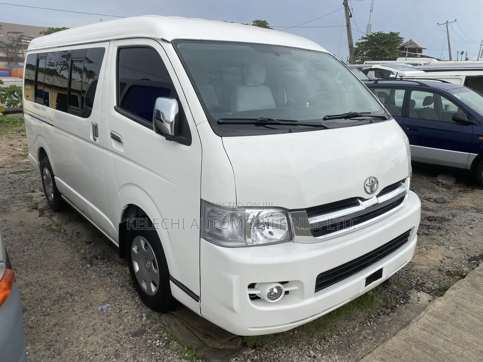 Toyota HiAce 2013 White