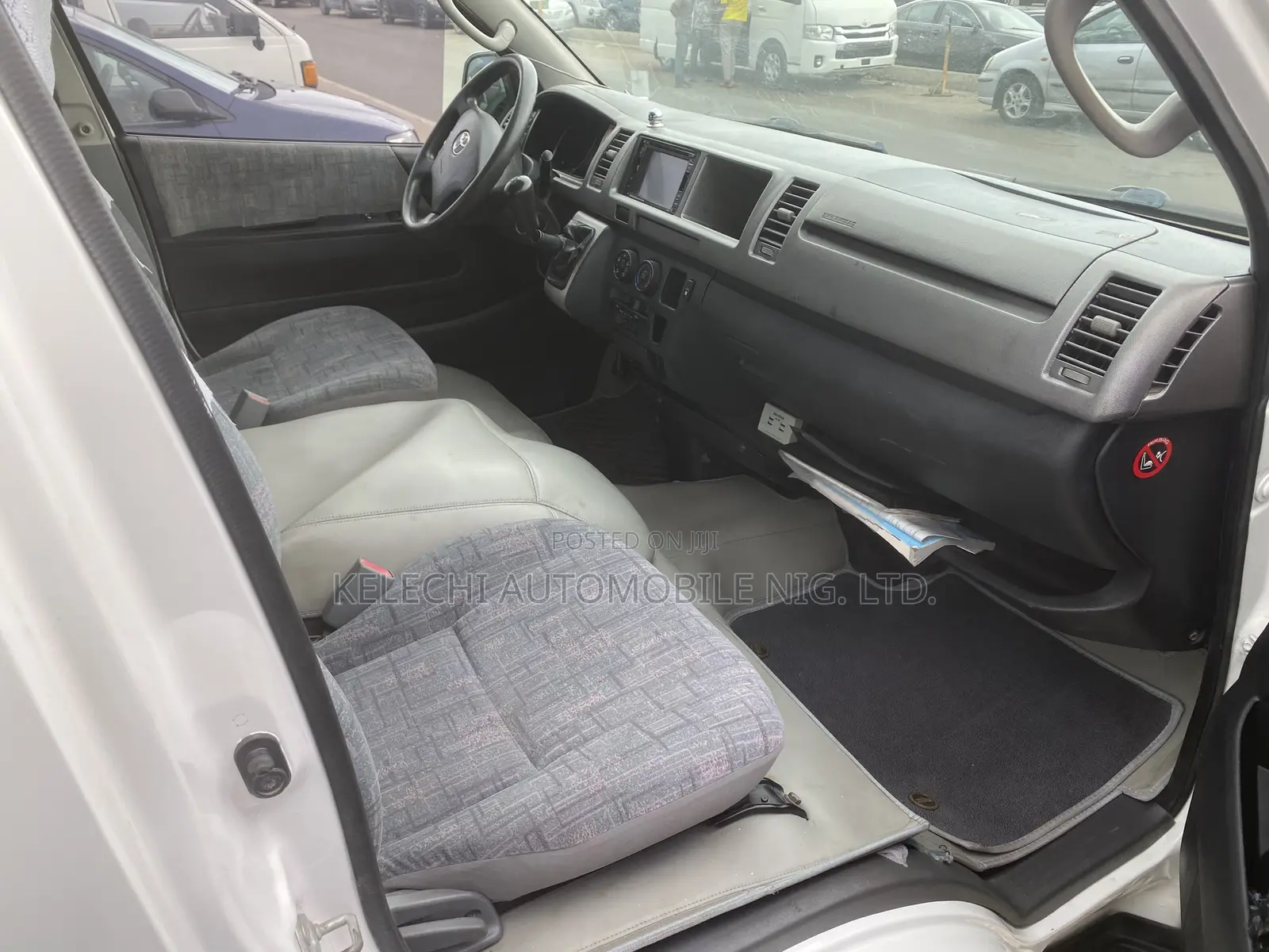 Toyota HiAce 2013 White