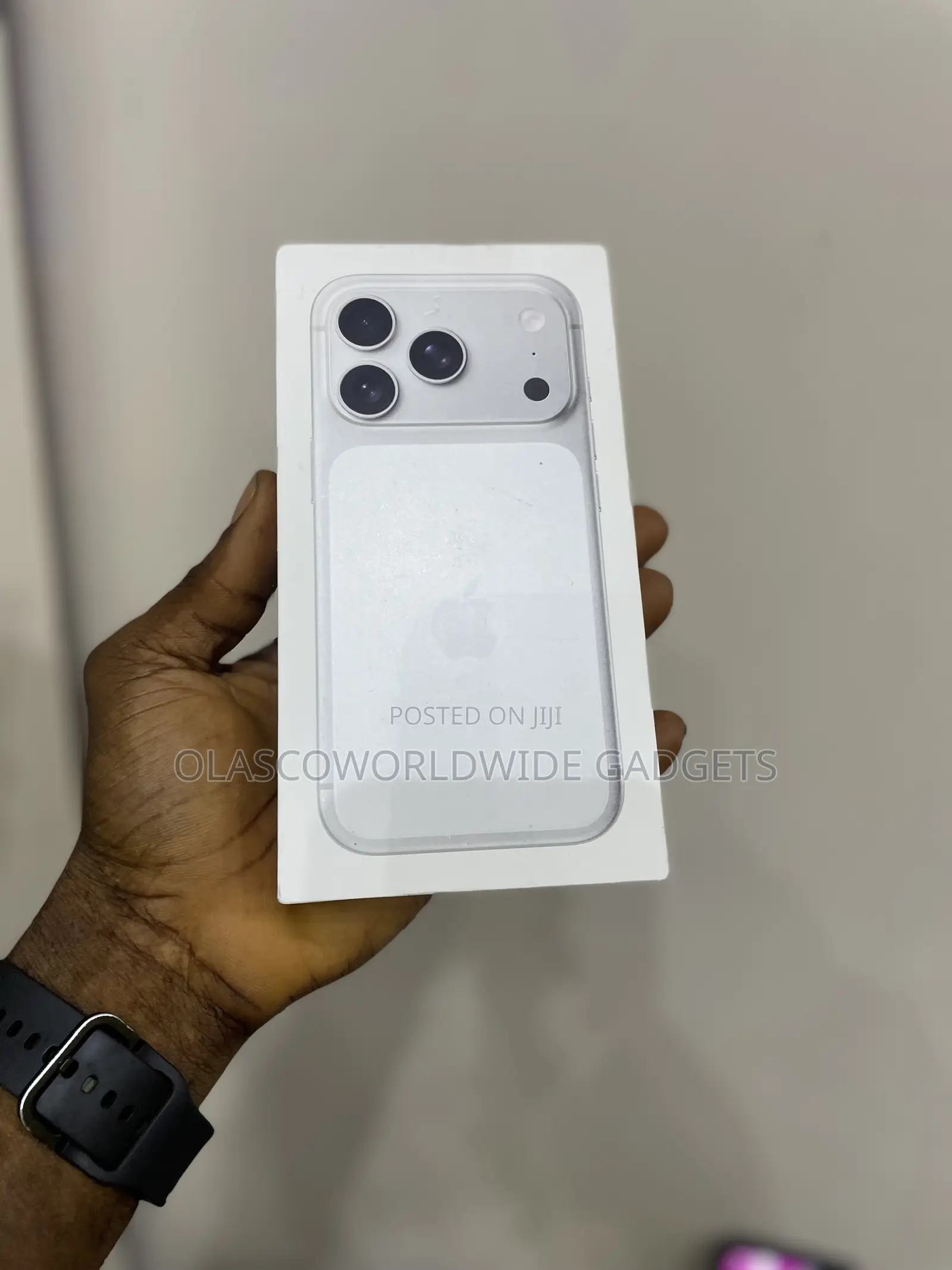 New Apple iPhone 17 Pro 1 TB Silver