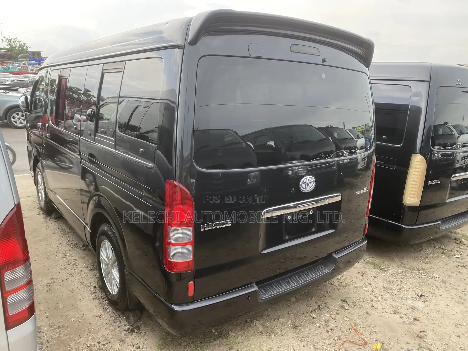 Toyota HiAce 2013 Black