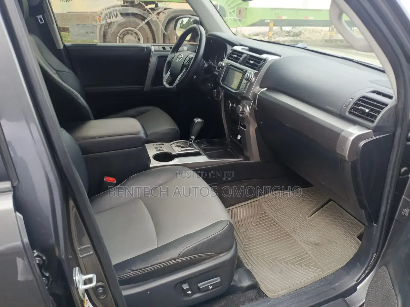 Toyota 4-Runner SR5 4x2 2019 Gray
