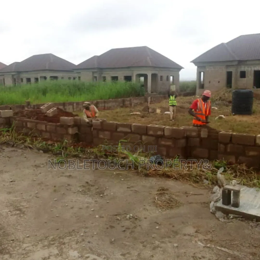 2bdrm House in Pz Cooperate Estate for sale