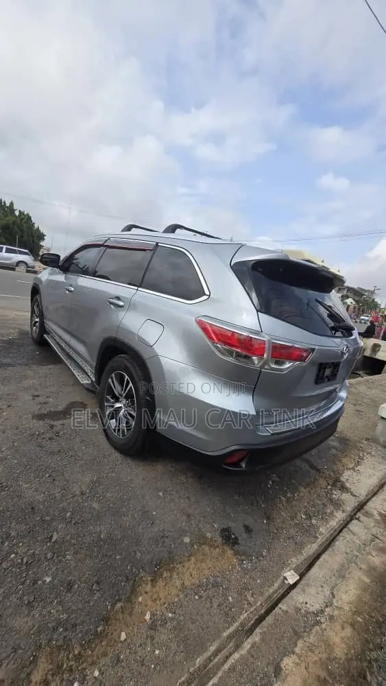 Toyota Highlander XLE V6 4x4 (3.5L 6cyl 6A) 2016 Silver