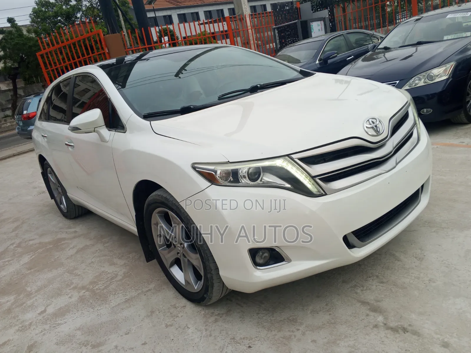 Toyota Venza XLE 4dr Wagon (3.5L 6cyl 6A) 2015 White