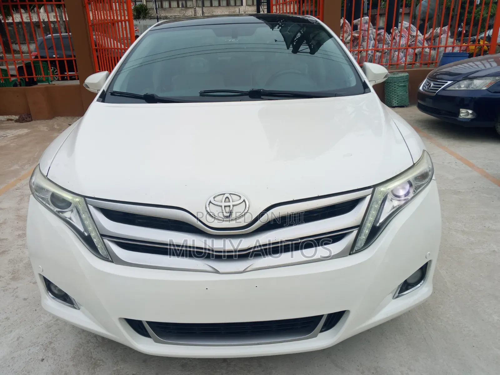 Toyota Venza XLE 4dr Wagon (3.5L 6cyl 6A) 2015 White