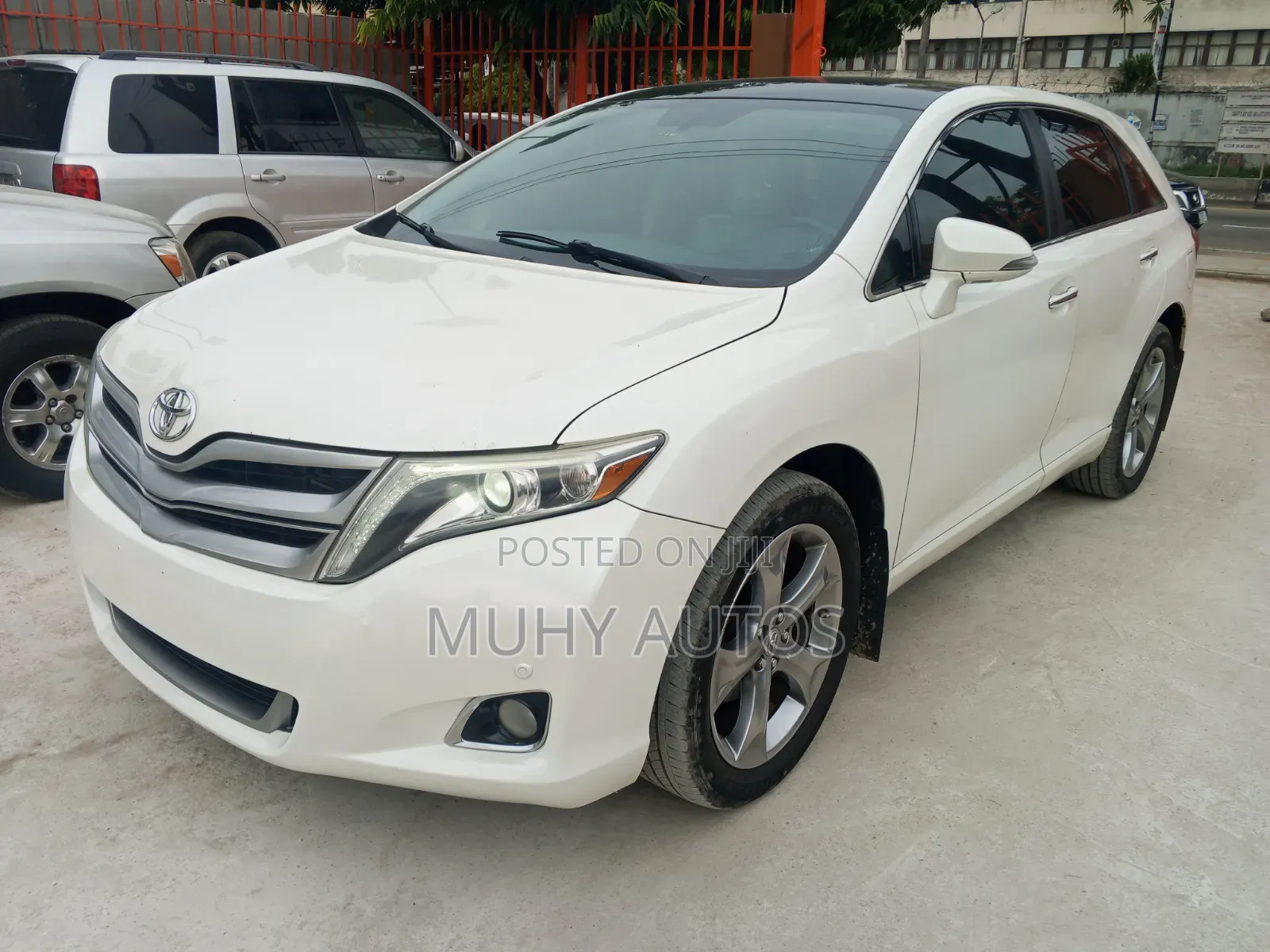 Toyota Venza XLE 4dr Wagon (3.5L 6cyl 6A) 2015 White