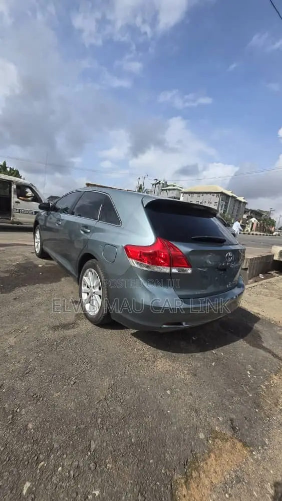 Toyota Venza LE 2011 Green