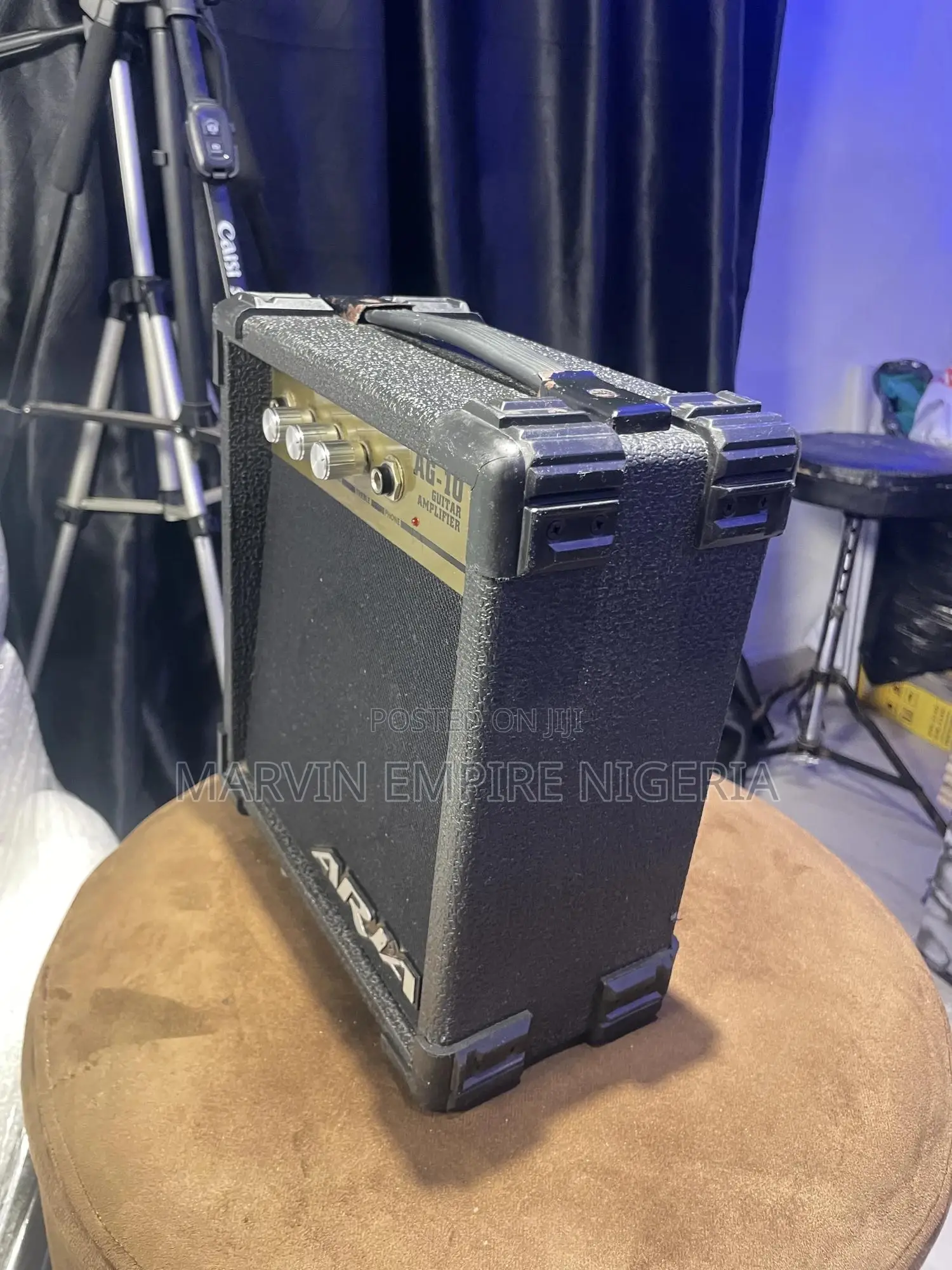 Aria Ag-10 Guitar Amplifier Portable Table Top Speaker 8 Inches